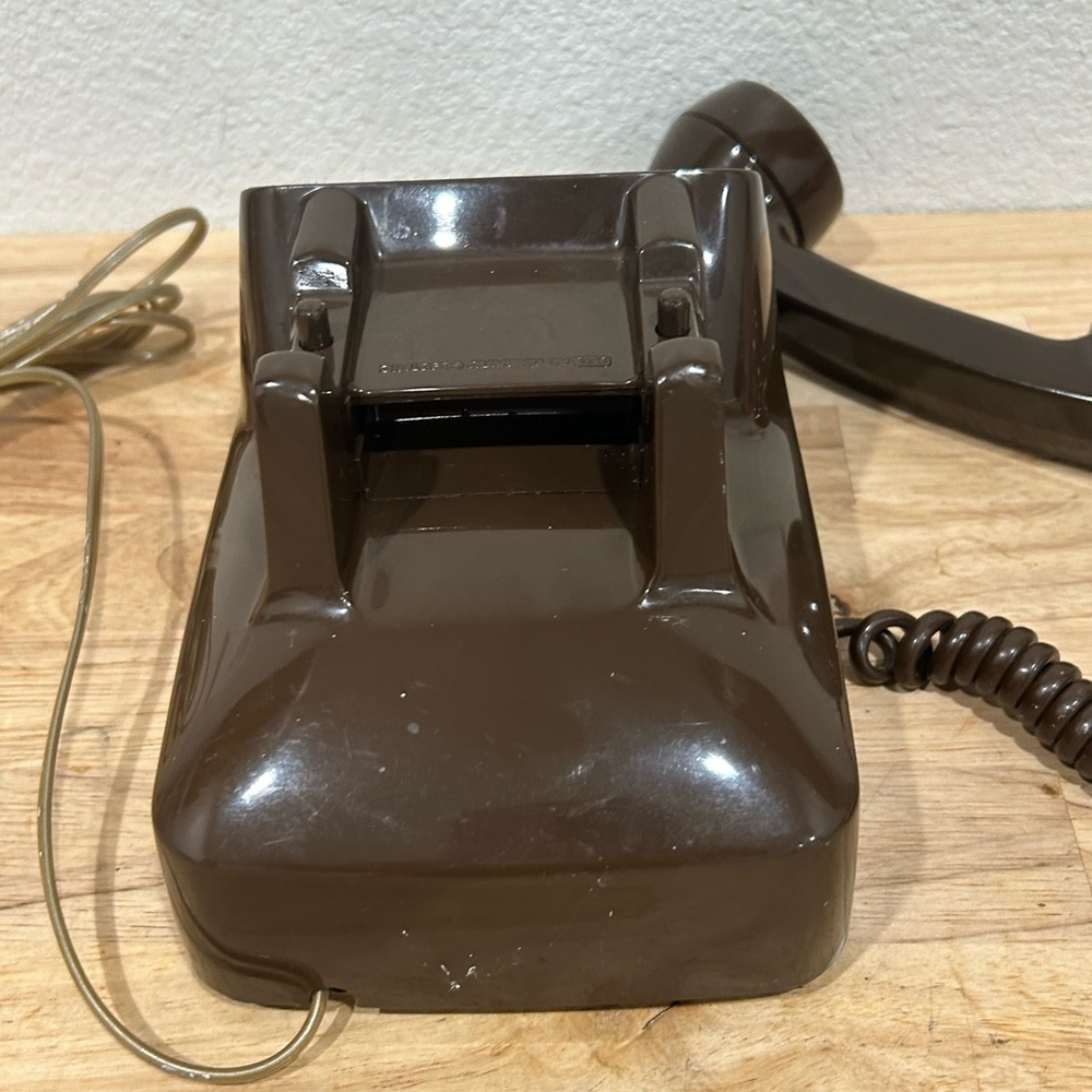 Vintage GTE Automatic Electric Push-Button Desk Telephone Phone w/ Handset Brown - Picture 7 of 13